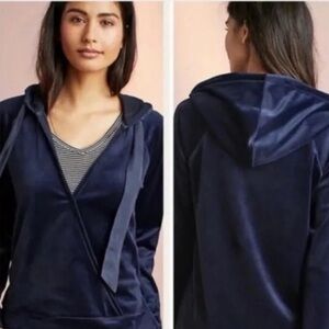 Anthropologie Hoodie Top Sweater Navy Velour Women’s size XS
